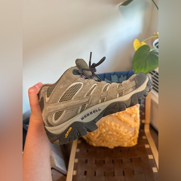 Women’s Merrell Moab 2 Mid Ventilator Hiking Boots - Picture 3 of 7